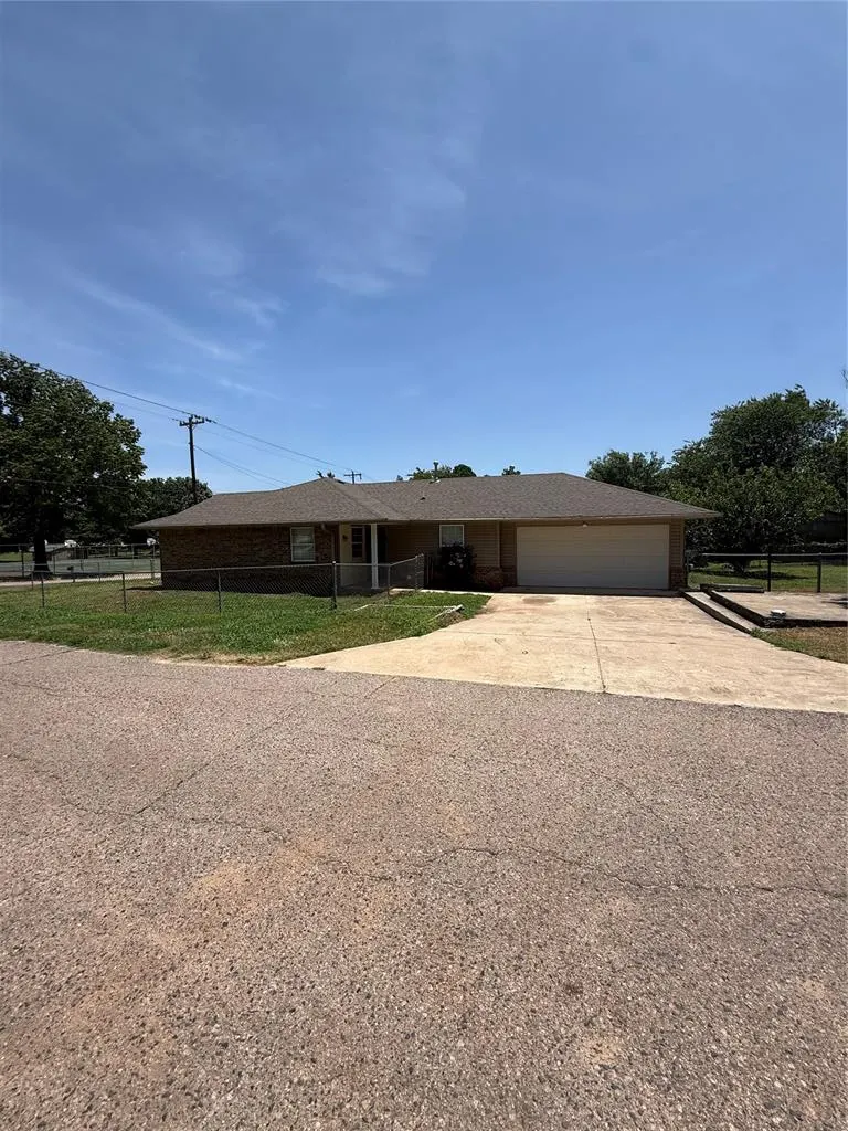 Photo 7 — 1401 E Main Street, Shawnee, OK 74801