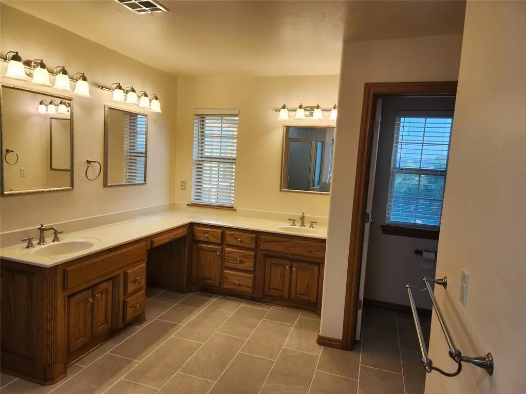 Photo 9 — 6501 Overview Drive, Blanchard, OK 73010