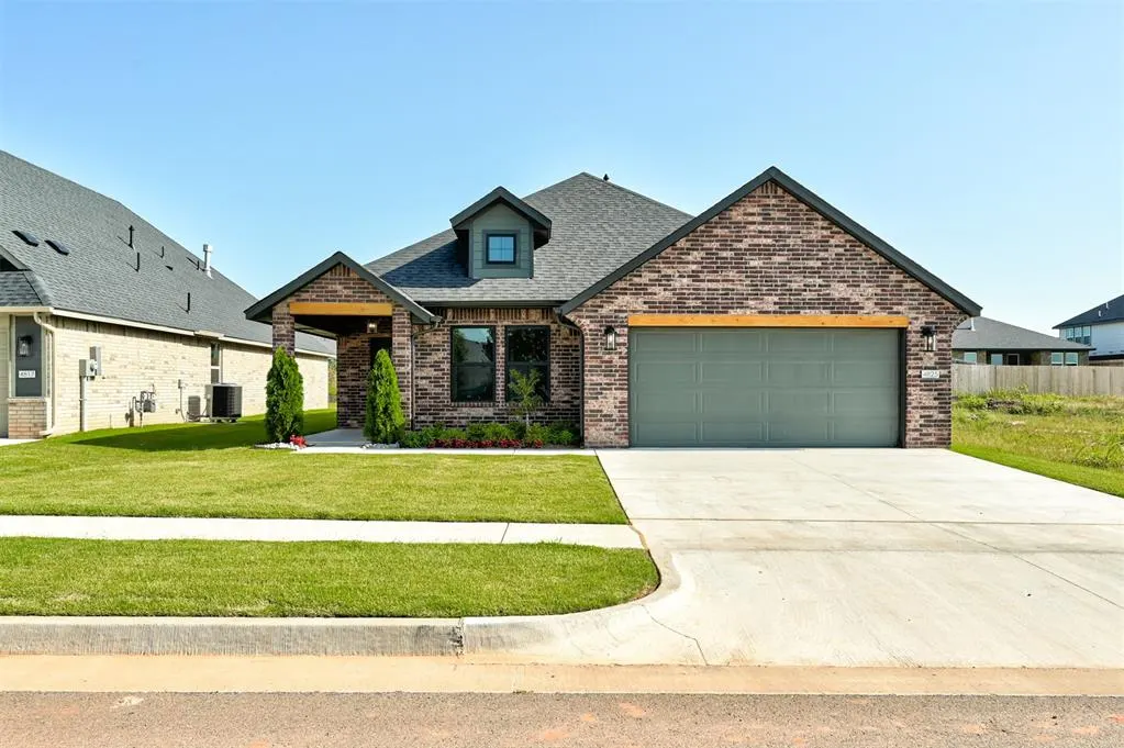 Front exterior — 4825 Sundowner Lane, Edmond, OK 73034