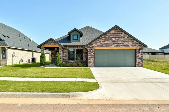 Front exterior — 4825 Sundowner Lane, Edmond, OK 73034