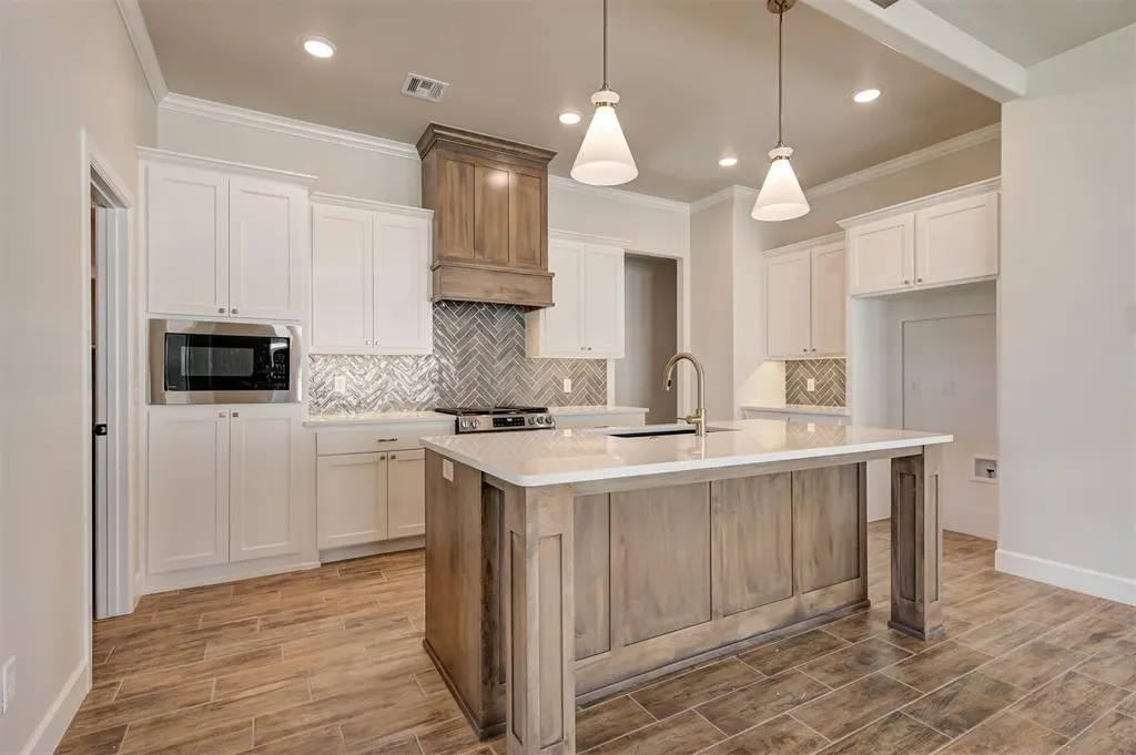 Photo 9 — 4825 Sundowner Lane, Edmond, OK 73034