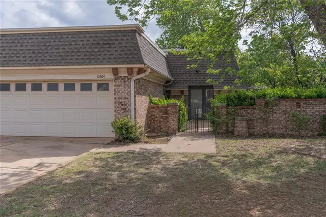 Photo 3 — 12304 Green Valley Drive, Oklahoma City, OK 73120