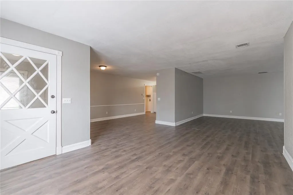 Photo 9 — 12304 Green Valley Drive, Oklahoma City, OK 73120