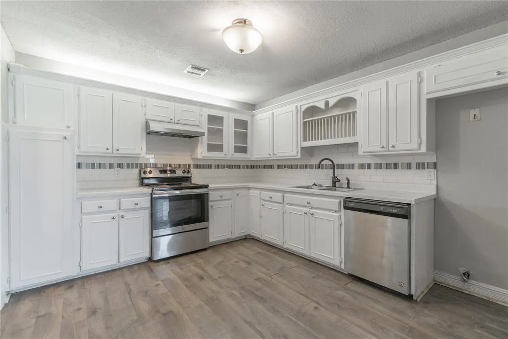 Photo 14 — 12304 Green Valley Drive, Oklahoma City, OK 73120
