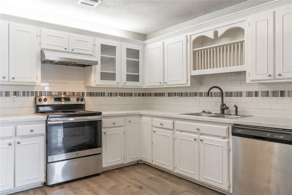 Photo 15 — 12304 Green Valley Drive, Oklahoma City, OK 73120