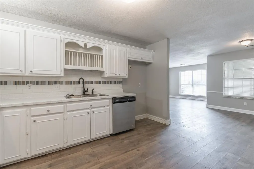 Photo 16 — 12304 Green Valley Drive, Oklahoma City, OK 73120