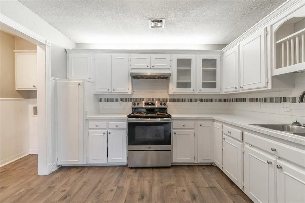 Photo 18 — 12304 Green Valley Drive, Oklahoma City, OK 73120