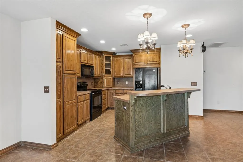 Photo 12 — 4300 Stonehaven Drive, Del City, OK 73115