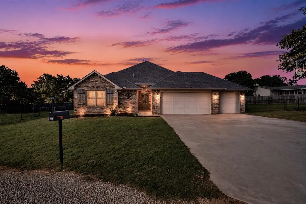 Photo 2 — 8551 Three Oaks Road, Edmond, OK 73025