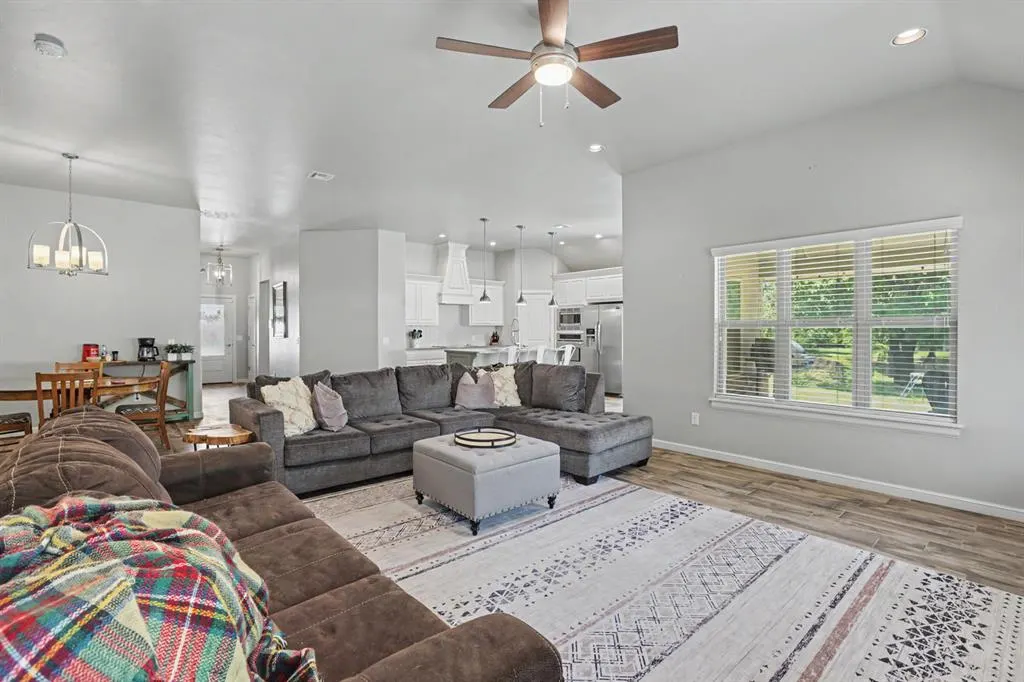 Photo 11 — 8551 Three Oaks Road, Edmond, OK 73025