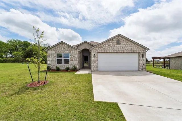 Photo 2 — 1411 Claire Court, Shawnee, OK 74804