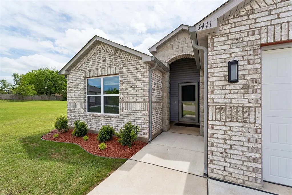 Photo 5 — 1411 Claire Court, Shawnee, OK 74804