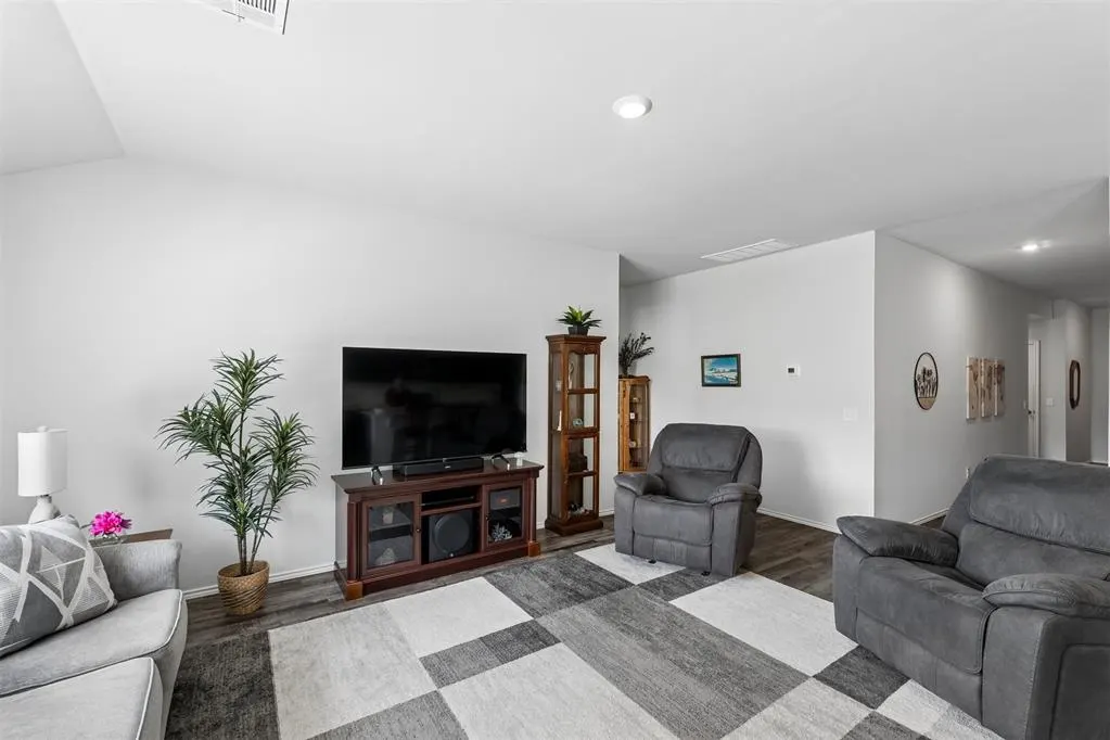 Photo 10 — 1411 Claire Court, Shawnee, OK 74804