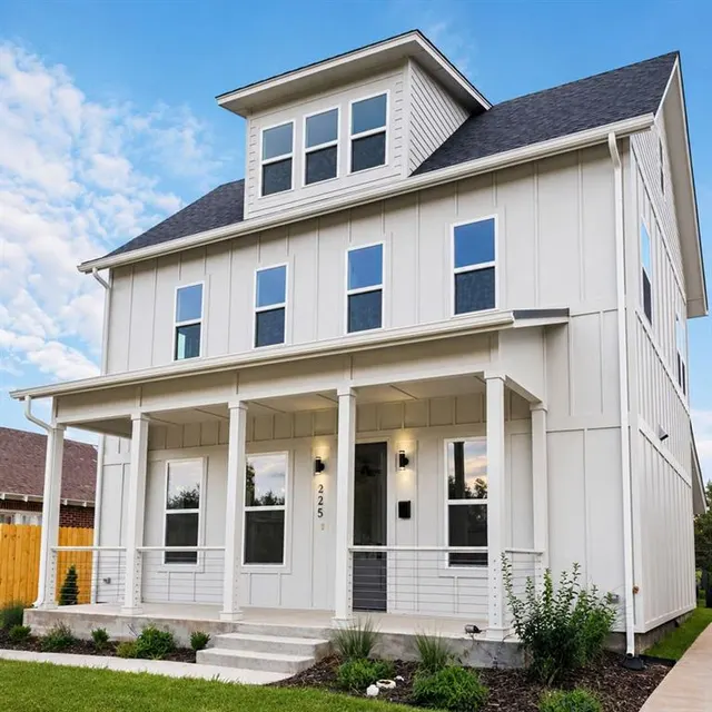 Photo 2 — 225 NE 16th Street, Oklahoma City, OK 73104