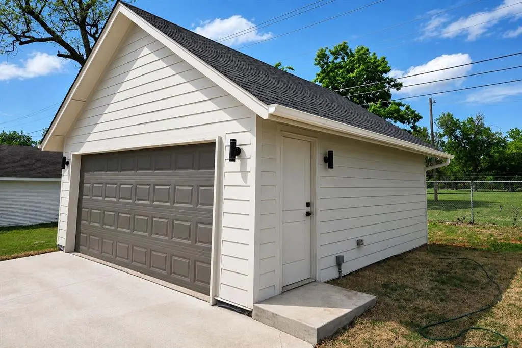 Photo 39 — 225 NE 16th Street, Oklahoma City, OK 73104