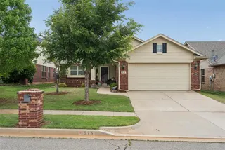 Sold home at 915 Ringwood Street