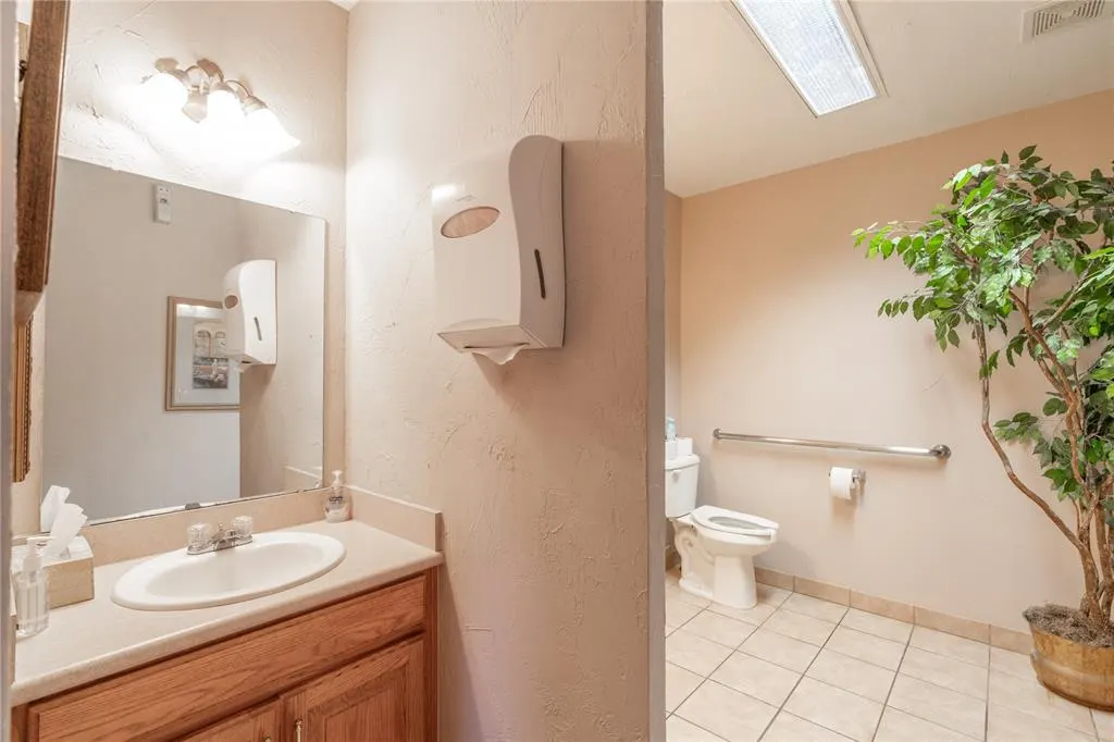 Photo 17 — 1301 S Broadway 100, Edmond, OK 73034