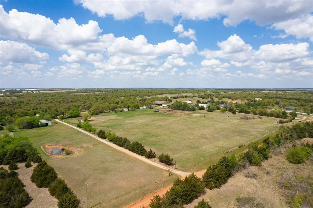 Front exterior — 9925 S Anderson Road, Guthrie, OK 73044