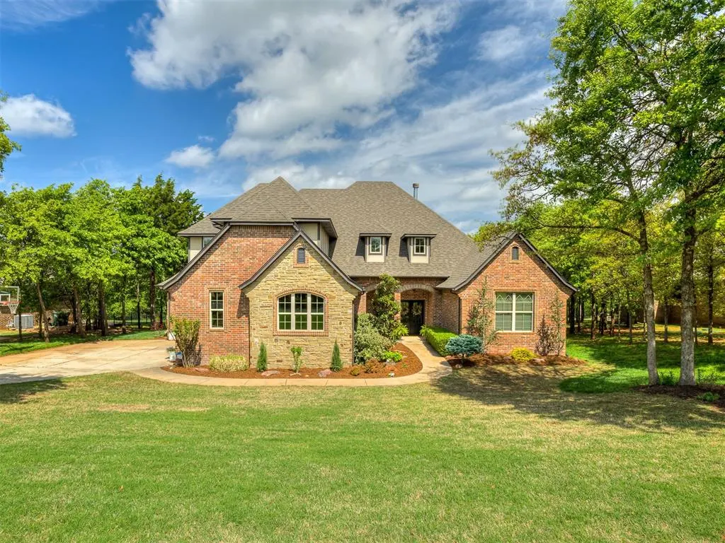 Front exterior — 2554 Rivanna Way, Edmond, OK 73034