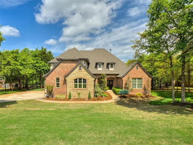 Front exterior — 2554 Rivanna Way, Edmond, OK 73034