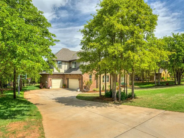 Photo 3 — 2554 Rivanna Way, Edmond, OK 73034