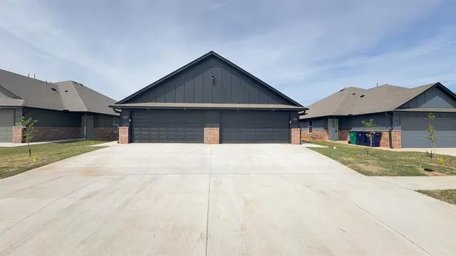 Photo 2 — 11413 University Drive, Oklahoma City, OK 73114