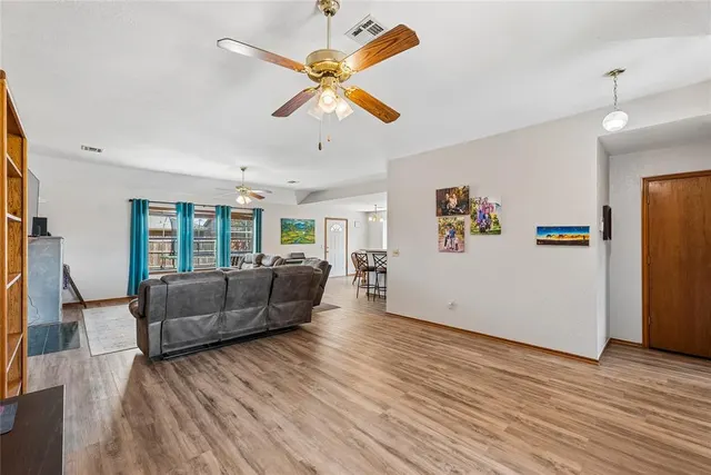 Photo 5 — 1317 Oswego Drive, Yukon, OK 73099