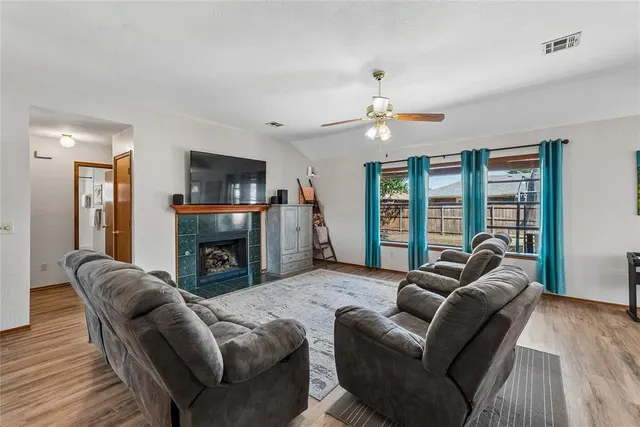 Photo 6 — 1317 Oswego Drive, Yukon, OK 73099