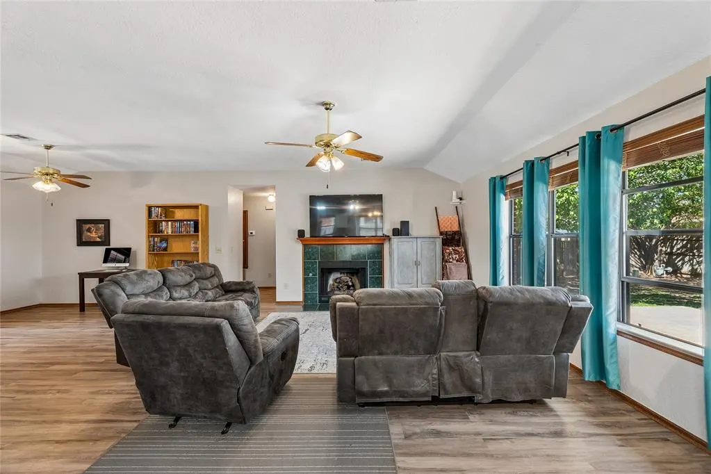 Photo 7 — 1317 Oswego Drive, Yukon, OK 73099