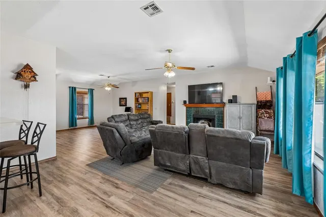 Photo 8 — 1317 Oswego Drive, Yukon, OK 73099