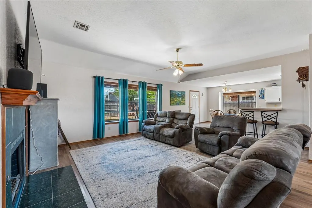 Photo 10 — 1317 Oswego Drive, Yukon, OK 73099
