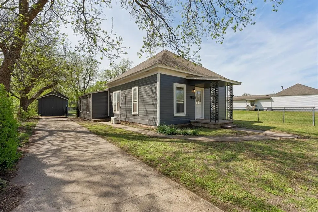 Photo 3 — 1011 W Mansur Avenue, Guthrie, OK 73044
