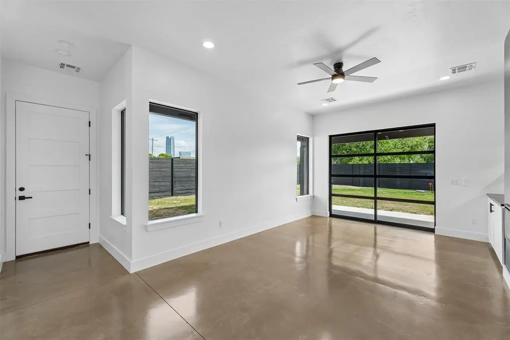 Photo 15 — 1404 NW 6th Street, Oklahoma City, OK 73106
