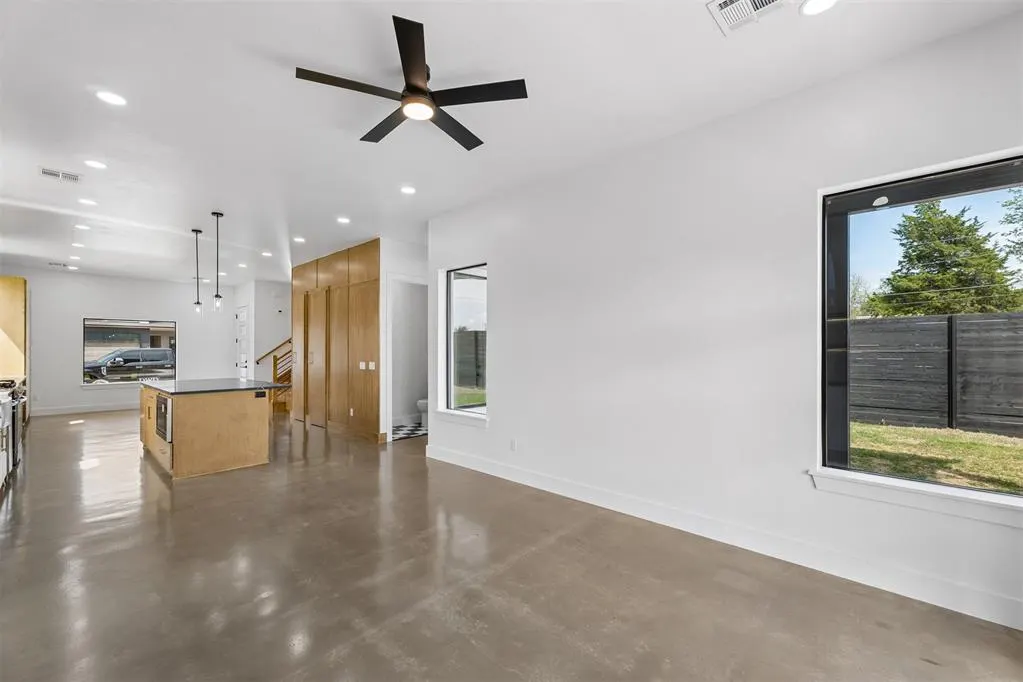 Photo 18 — 1404 NW 6th Street, Oklahoma City, OK 73106