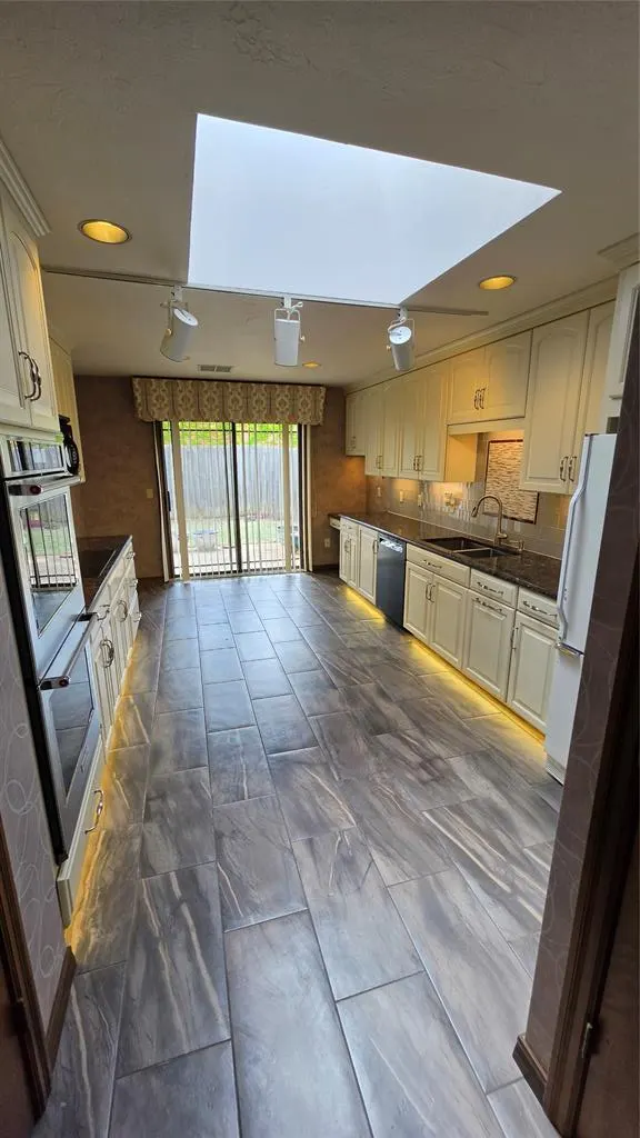 Photo 7 — 2108 NW 117th Street, Oklahoma City, OK 73120
