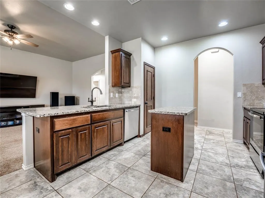 Photo 15 — 5774 Timberland Crossing, Guthrie, OK 73044