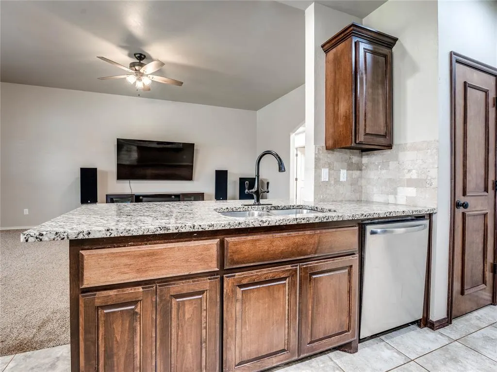 Photo 16 — 5774 Timberland Crossing, Guthrie, OK 73044