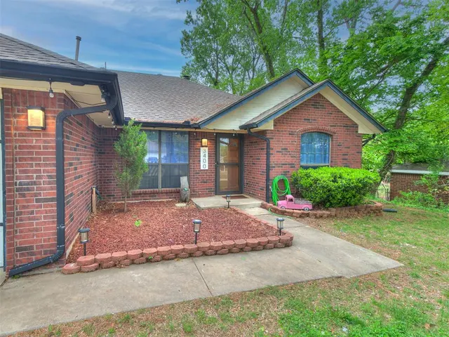 Photo 2 — 3400 Clarke Street, Choctaw, OK 73020