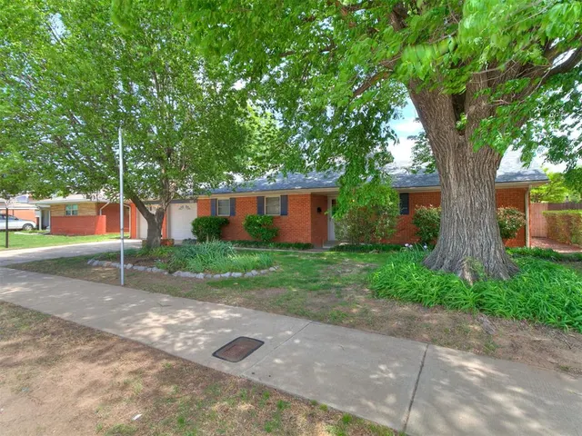 Photo 2 — 5004 N Warren Avenue, Oklahoma City, OK 73112