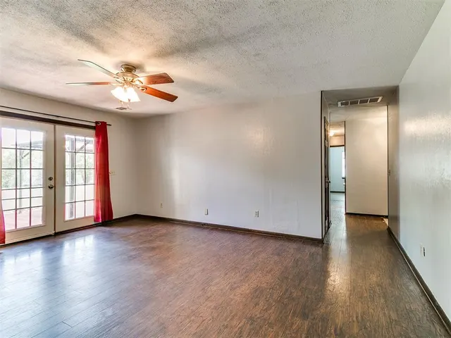 Photo 4 — 5004 N Warren Avenue, Oklahoma City, OK 73112