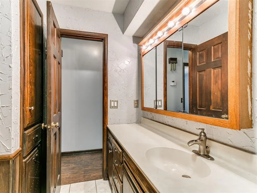 Photo 14 — 5004 N Warren Avenue, Oklahoma City, OK 73112