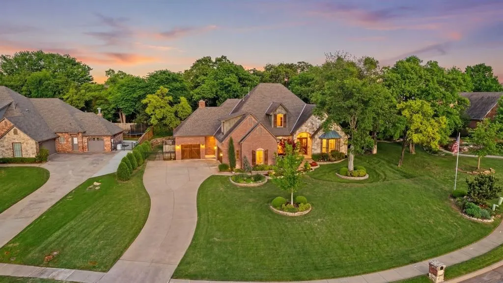 Photo 8 — 3708 Hunters Creek Road, Edmond, OK 73003