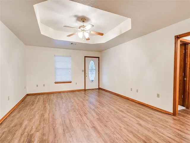 Photo 4 — 606 SE 6th Street, Lexington, OK 73051