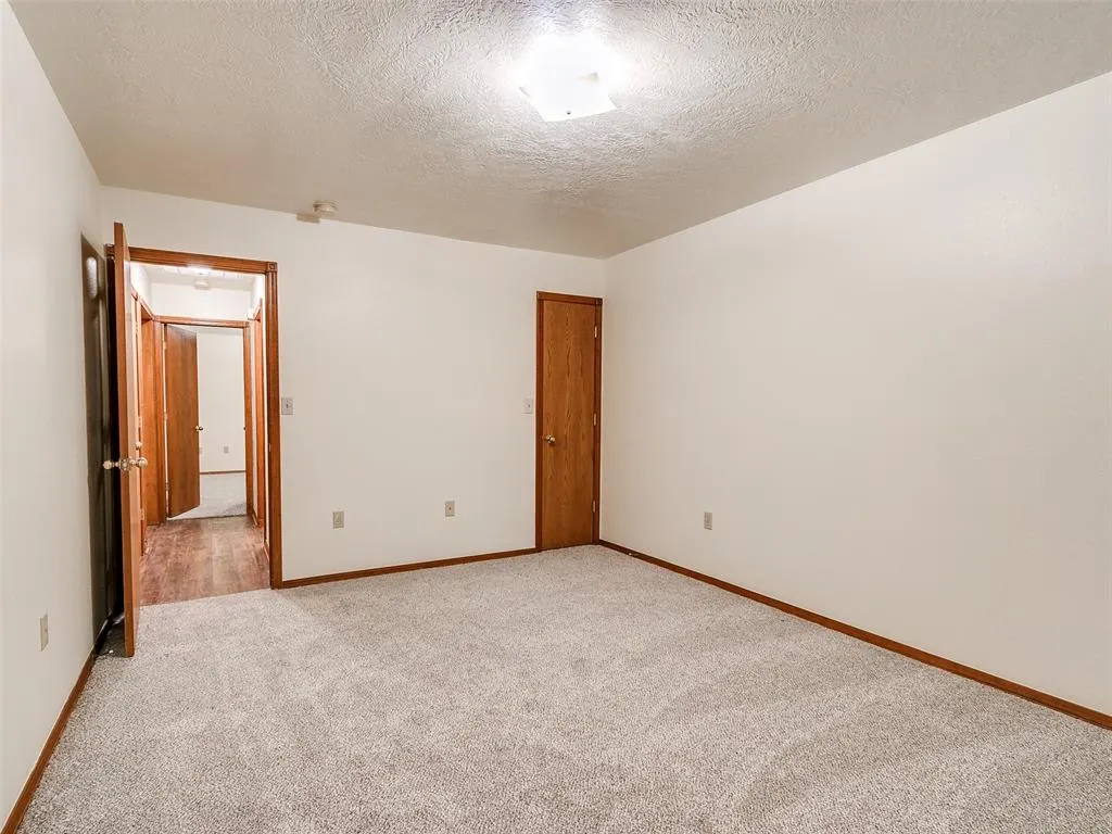 Photo 9 — 606 SE 6th Street, Lexington, OK 73051