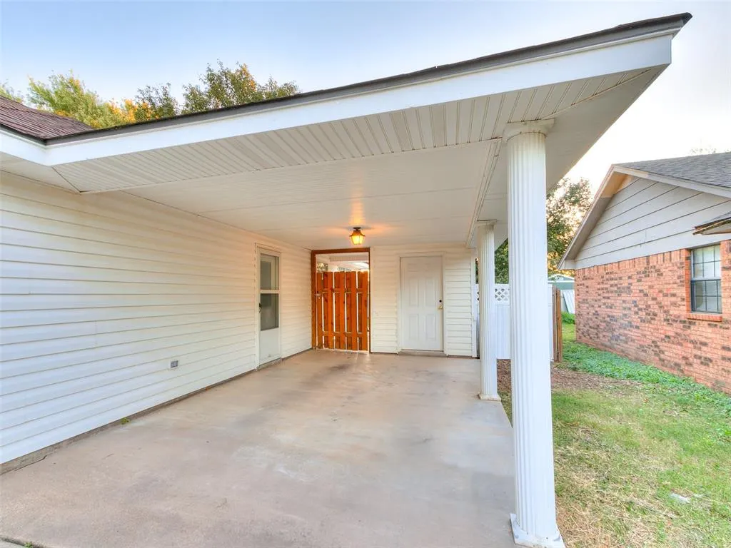 Photo 10 — 606 SE 6th Street, Lexington, OK 73051