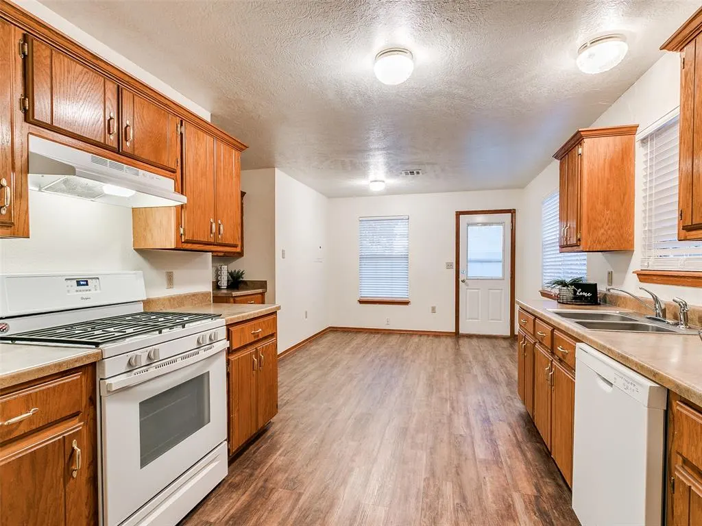 Photo 31 — 606 SE 6th Street, Lexington, OK 73051