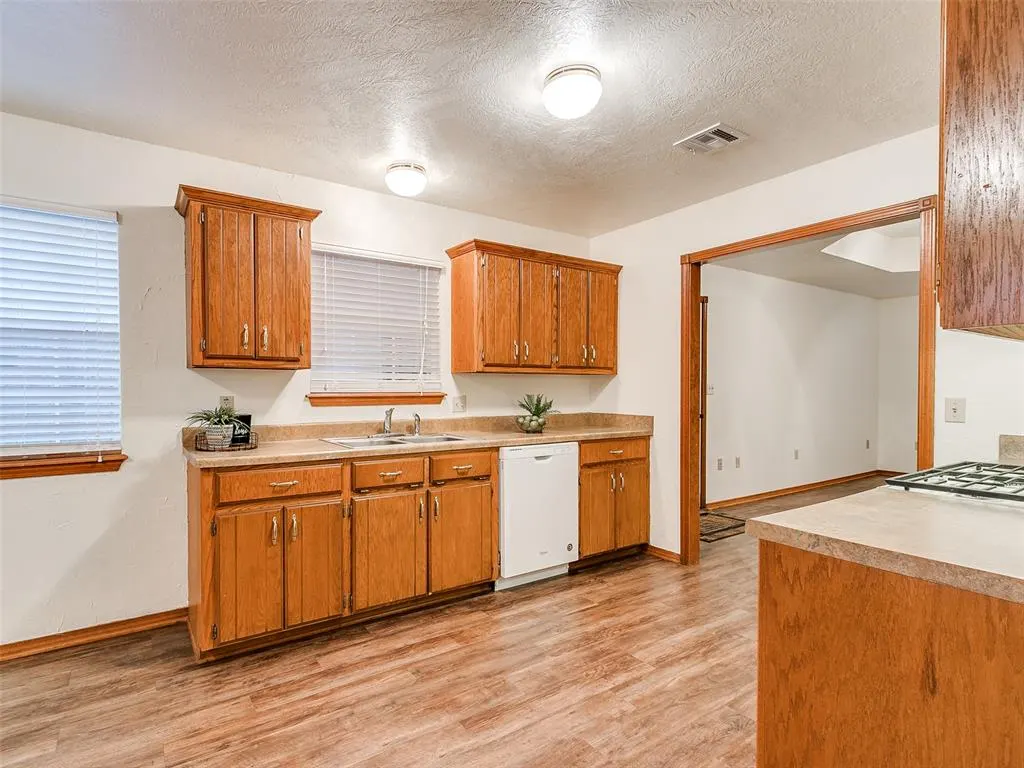 Photo 33 — 606 SE 6th Street, Lexington, OK 73051