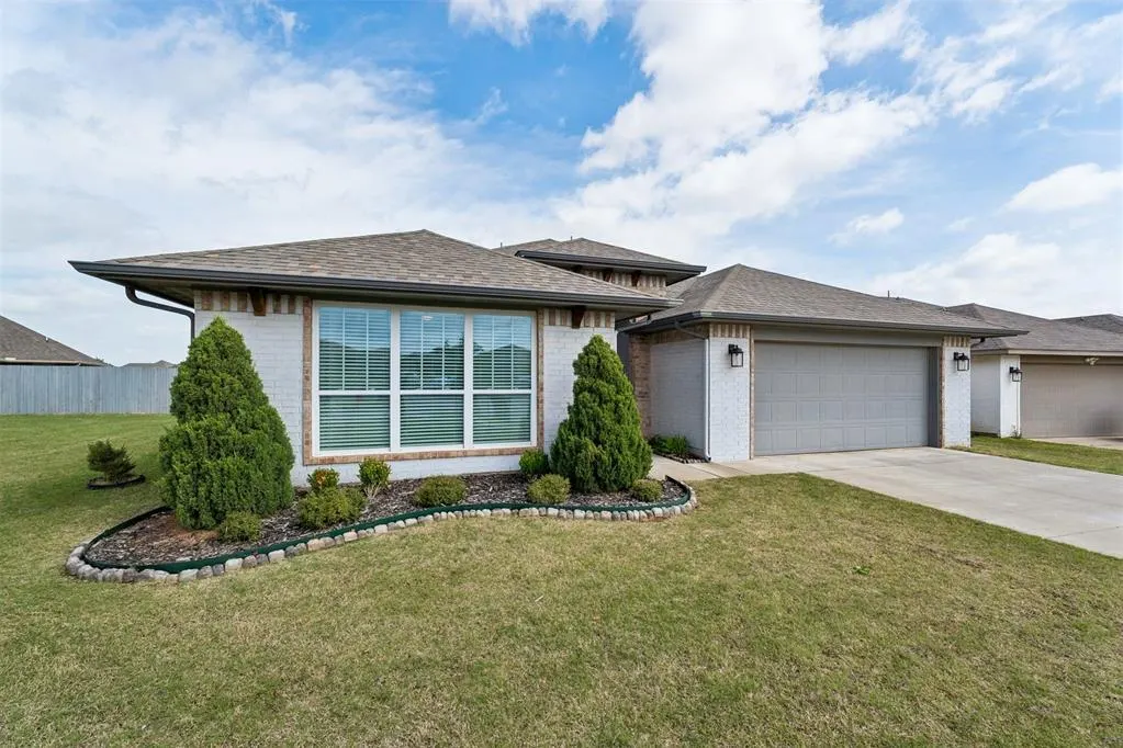 Photo 2 — 2965 NW 184th Terrace, Edmond, OK 73012