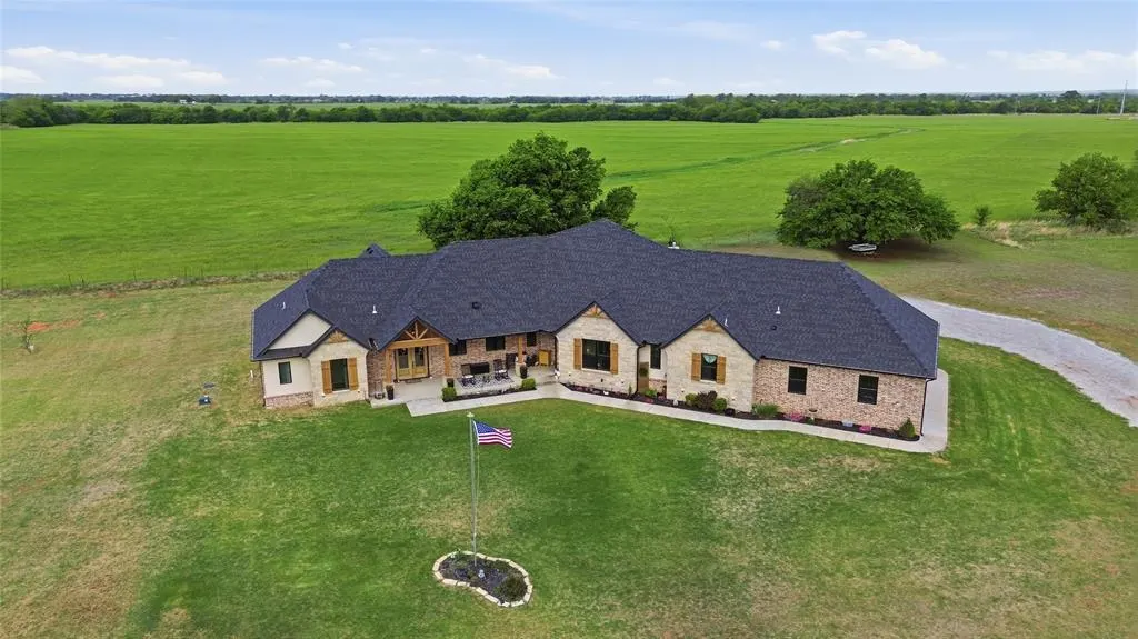 Front exterior — 579 N Cemetery Road, Tuttle, OK 73089