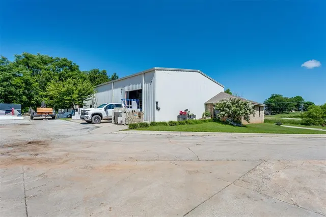 Photo 2 — 102104 NW 16th Street, Newcastle, OK 73065